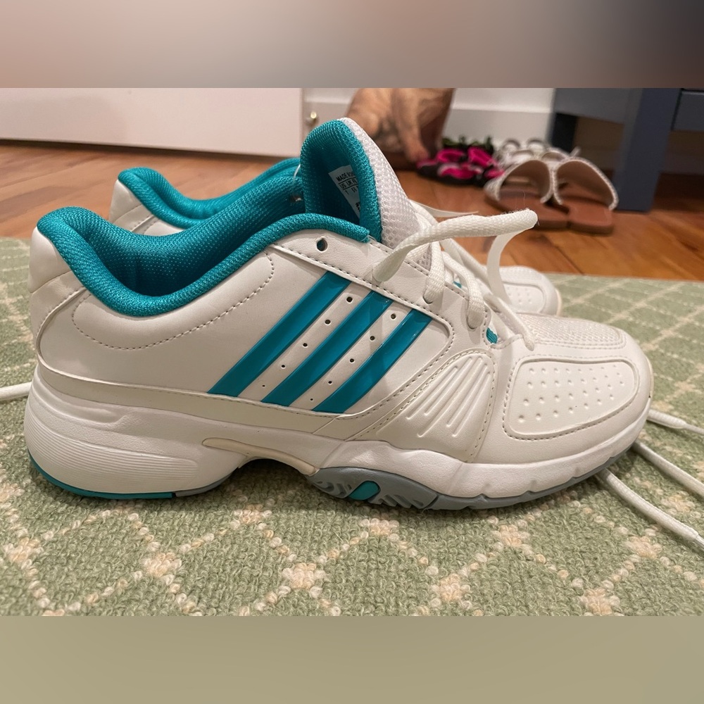 Adidas Barricade Team 2 W women’s tennis shoes Size 7 BRAND NEW WITH TAGS